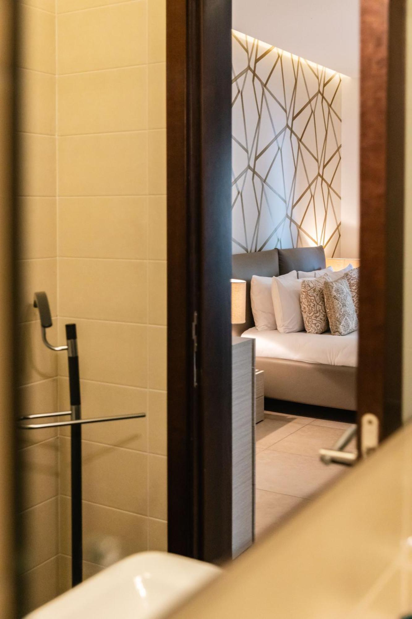 Luxury Seafront 3Br With Pool By Arcobnb Sliema Ngoại thất bức ảnh